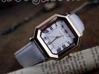 カルティエ時計 クオーツ 電波時計 白色文字盤 白色時計のバンド腕時計