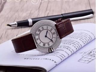女性用 腕時計 カルティエ時計 クオーツ 電波時計 白色文字盤 コーヒー色時計のバンド腕時計 シルバー金属
