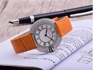 カルティエ時計 クオーツ 電波時計 白色文字盤 黄色時計のバンド腕時計 シルバー金属 女性用 腕時計