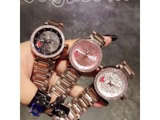 ルイヴィトン時計 電池式 レディース腕時計  黒、ピンクと白3色選択可