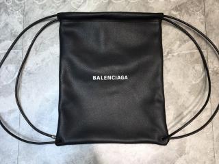 ciaga580-1 バレンシアガ バッグ コピー BALENCIAGA バックパック 小牛革 34x40cm 2色可選択 黑色