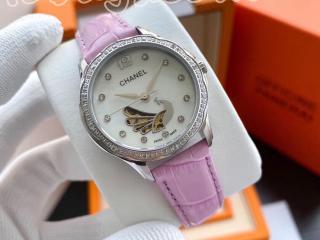 シャネル女子時計 腕時計 サファイアガラス鏡面  幅32mm 厚さ11mm [文字盤]白い色 [ケース]シルバー クロコダイルベルトはピンクと白い選択可