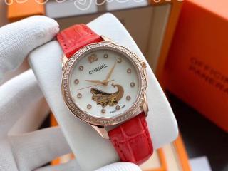 シャネル女子時計 腕時計 サファイアガラス鏡面  幅32mm 厚さ11mm [文字盤]白い色 [ケース]ゴールド  クロコダイルベルトは赤いとコーヒー選択可