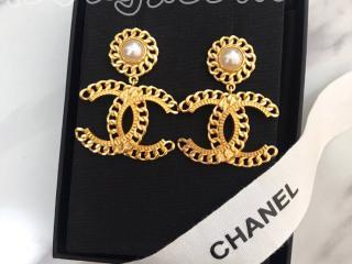 Chanelシャネル経典新型字母円形の透かした双CC真珠のピアスのイヤリング トップクラスの黄銅の材質（銀メッキ/金メッキ）